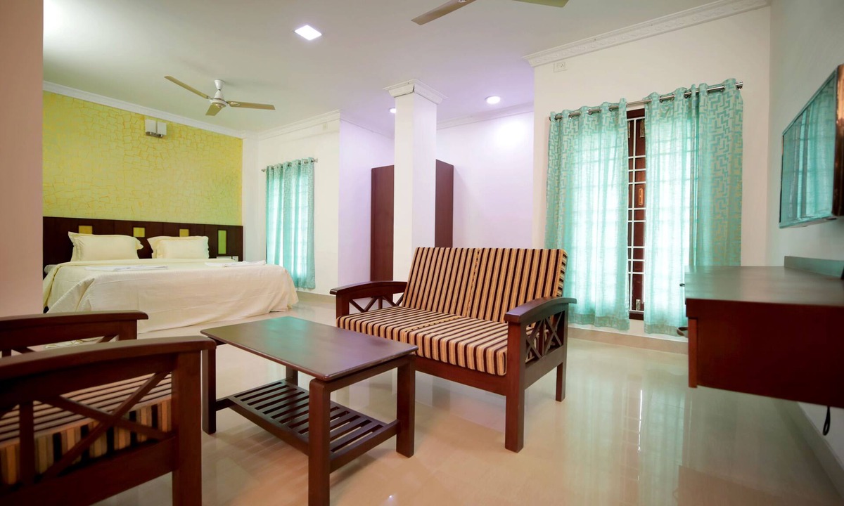 Covelong Hotel | Lee Crysstal