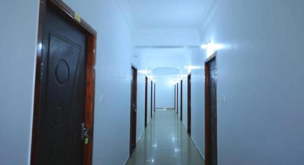 Kalapettai Hotel | Lokshna Inn-A Couple Friendly Property