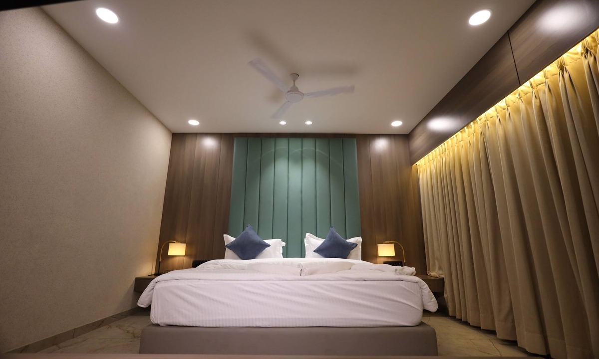 Navsari Hotel | Lords Eco Inn Navsari