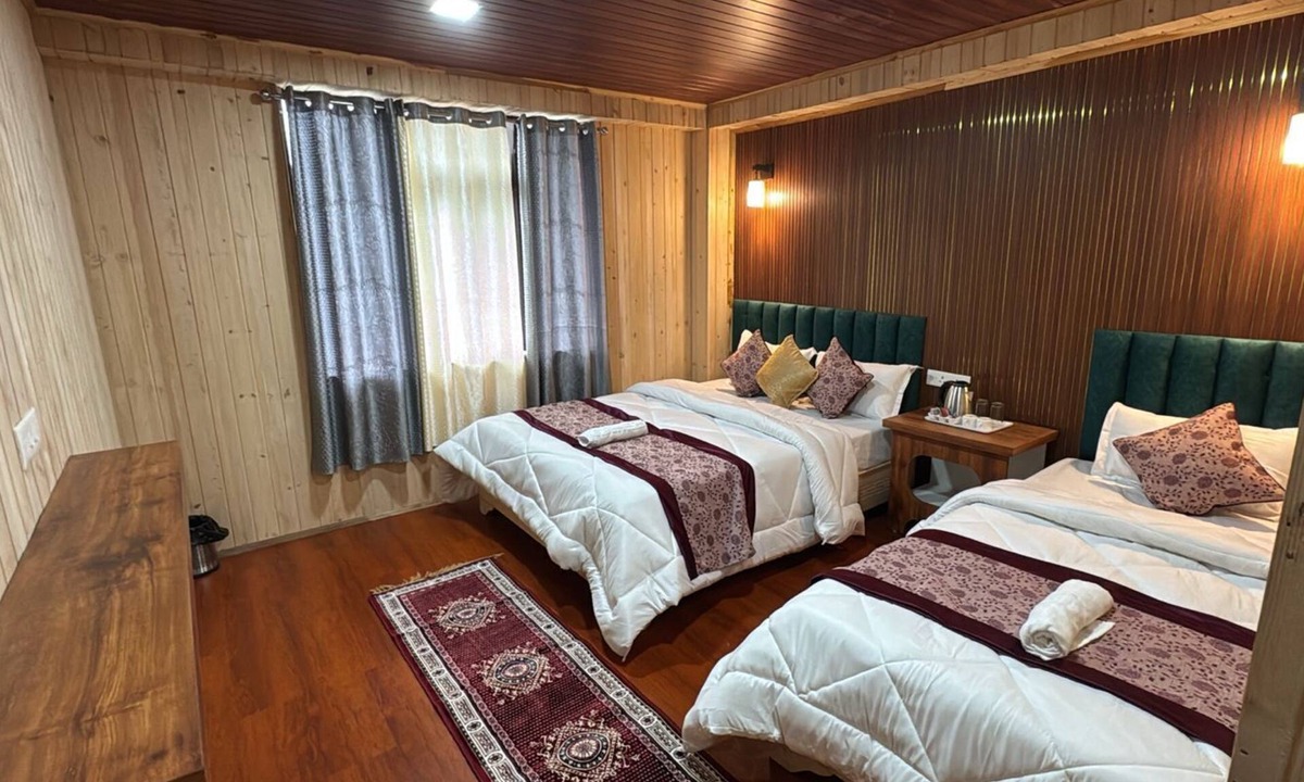 Lachung Hotel | Lotus Inn Blue Pine