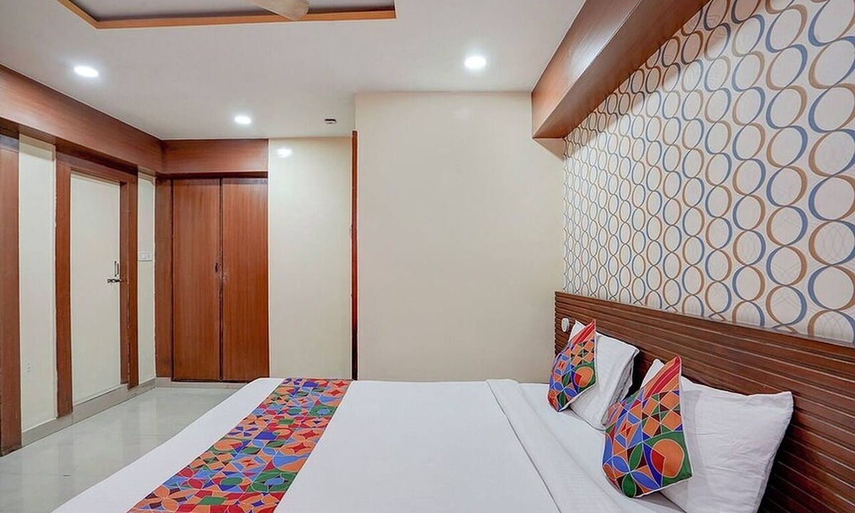 Nagavara Hotel | Lotus Park Inn