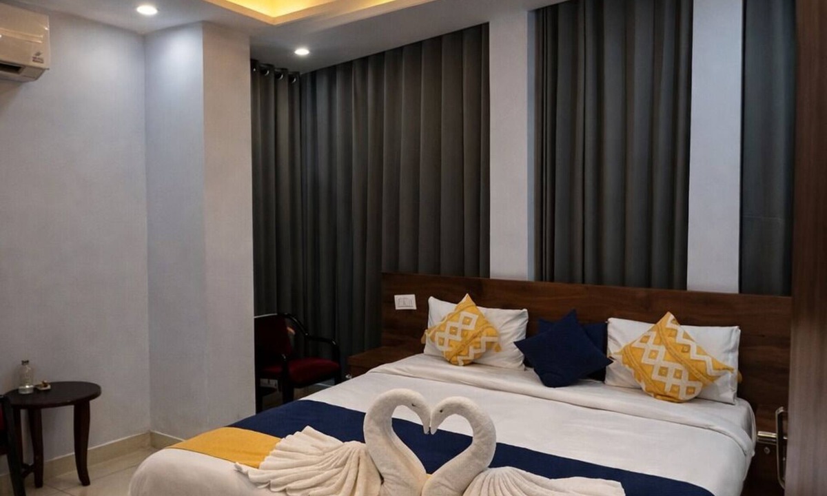 Malviya Nagar Hotel | Lovely 10-bedroom hotel with AC in vibrant Jaipur