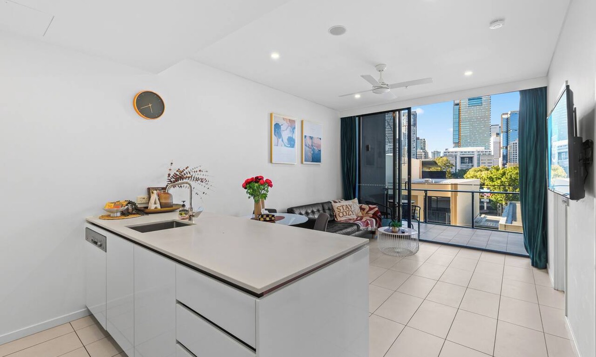 South Brisbane Apartment | Lovely apt City View FreeParking 5 Mins walk to Cultural Centre Museum GOMA QPac