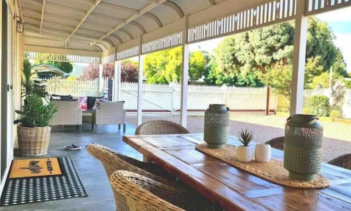 Moyhu Cottage | Luxurious comfort & cosy, your home away from home! Romantic getaway…