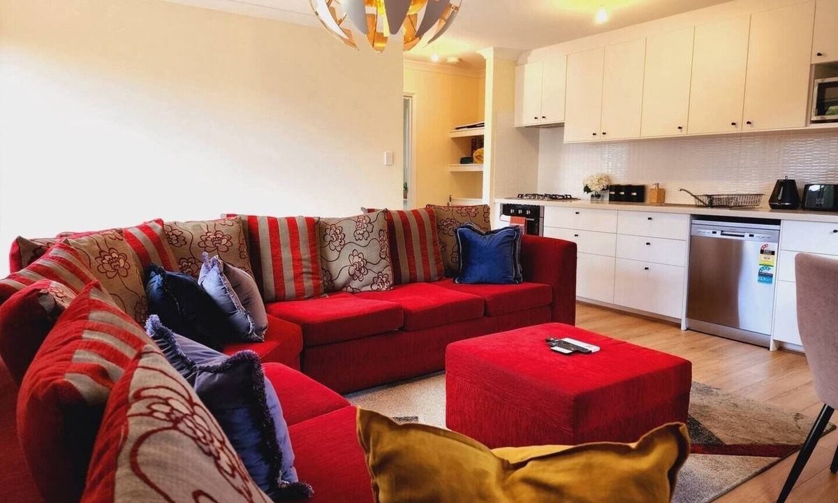 Coolbellup Apartment | Luxurious & Stylish home - 10 Mins from Freemantle & Fiona S. Hosp & Murdoch Uni