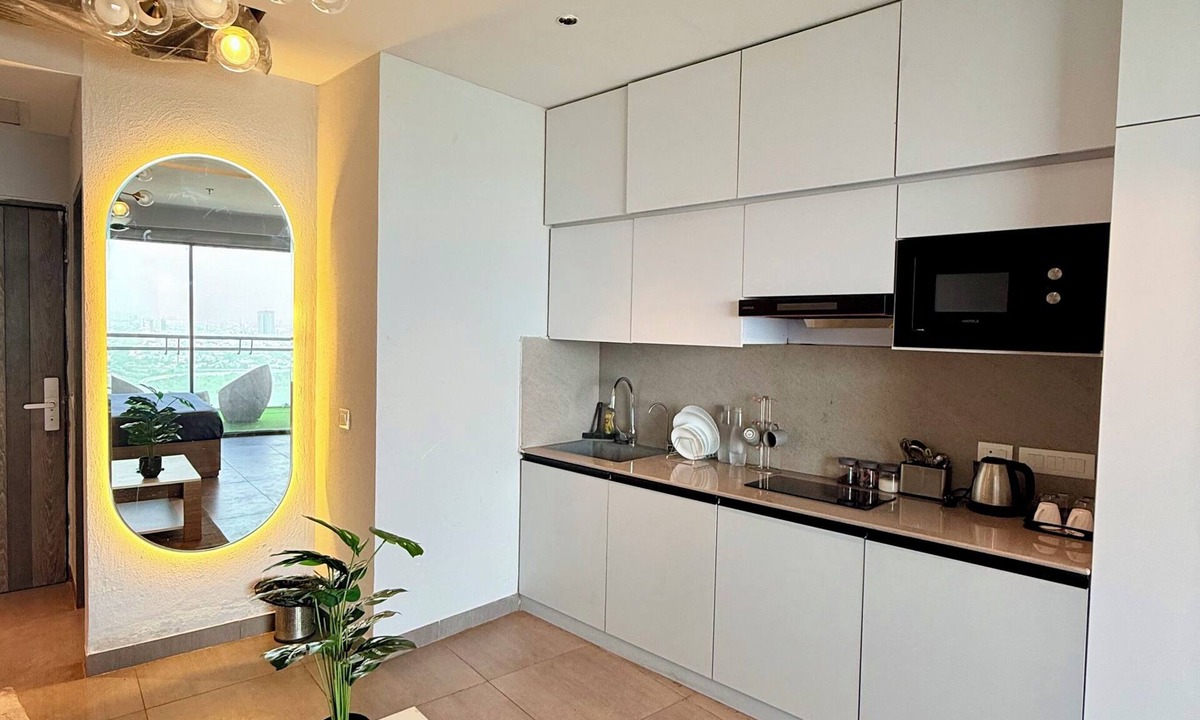 Noida Apartment | Luxury 1BHK in North India's Tallest Tower | Stunning Views