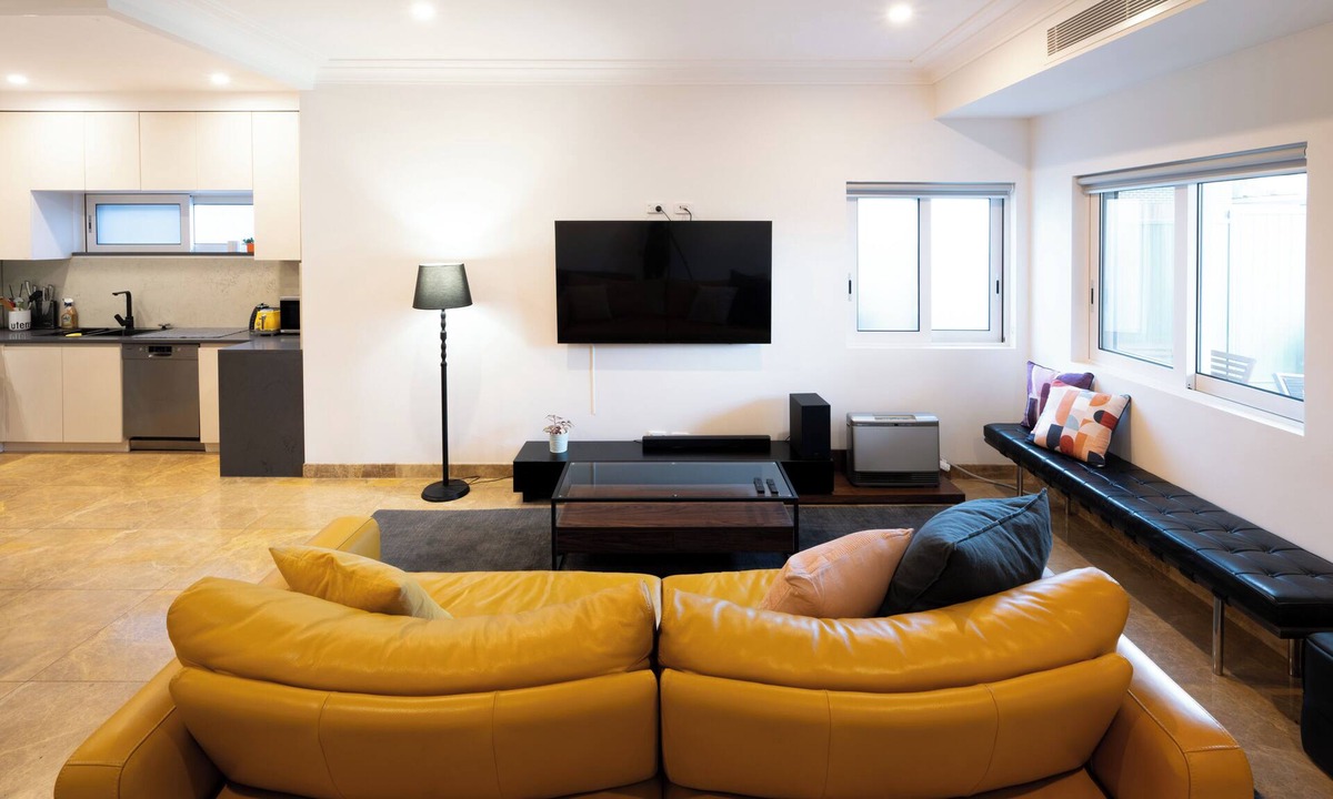 Eastlakes House | Luxury 4-Bed Family Home Near Sydney Airport & CBD