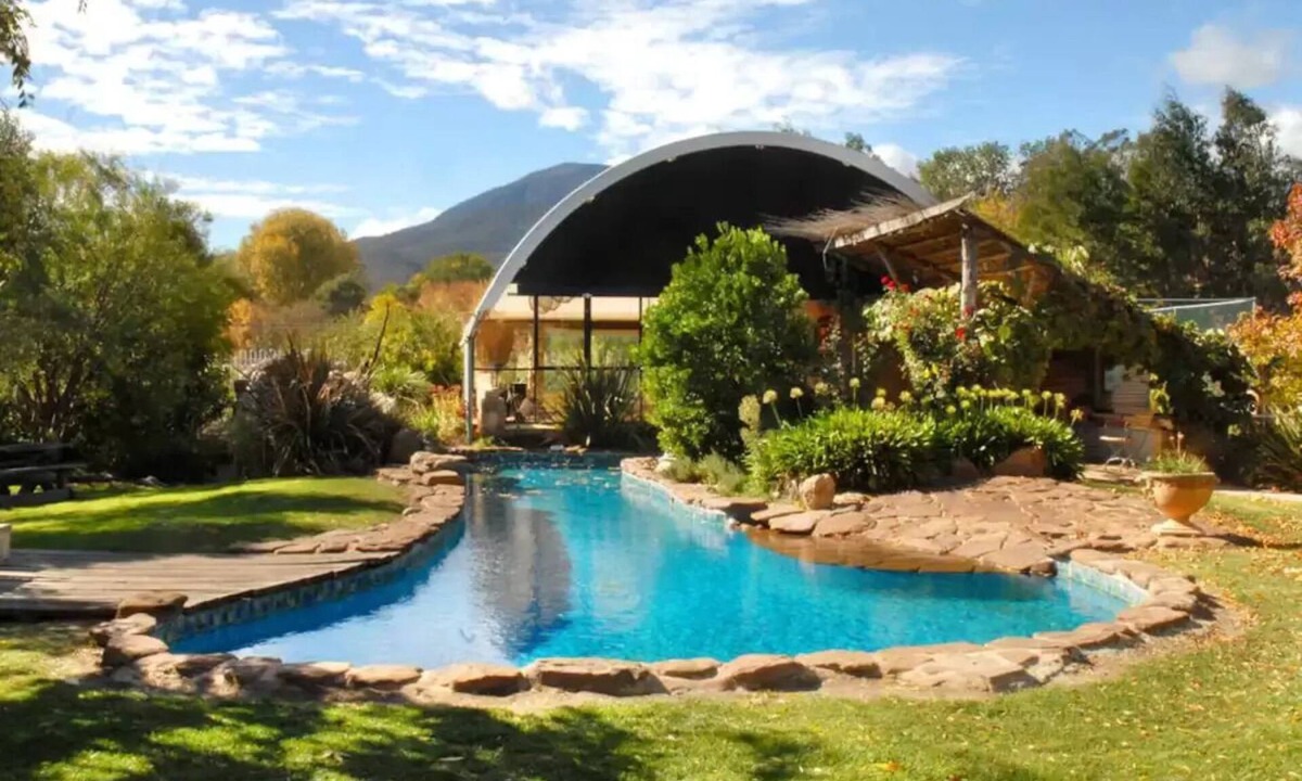 Tawonga South Villa | Luxury Holiday Apartment near Bright & Falls Creek