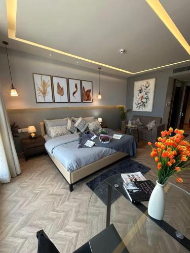 Gurugram Apartment | Luxury & Premium 1BHK - AIPL Joy Square - Golf course road