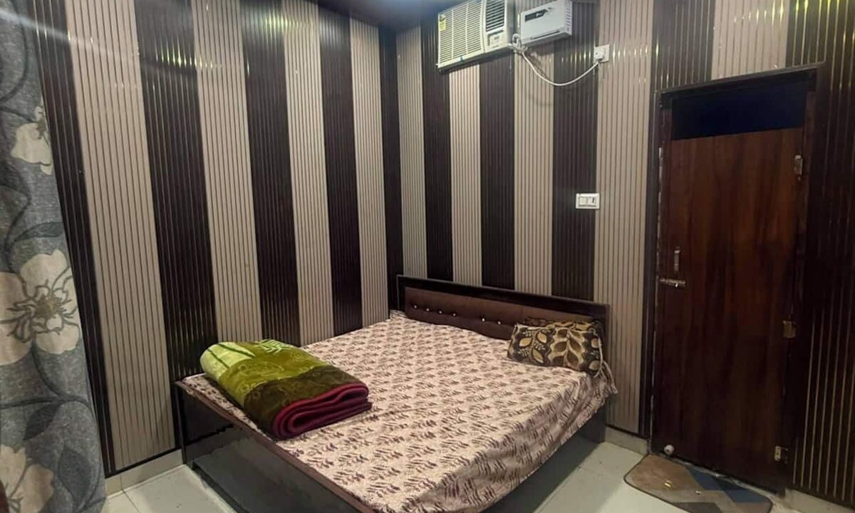 Aonla Hotel | Maheshwari Palace & Hotel