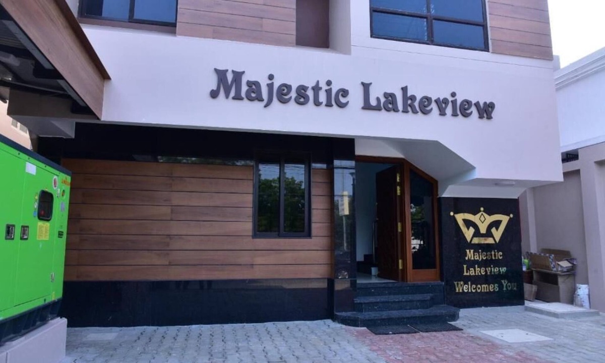 KK Nagar Hotel | Majestic Lakeview
