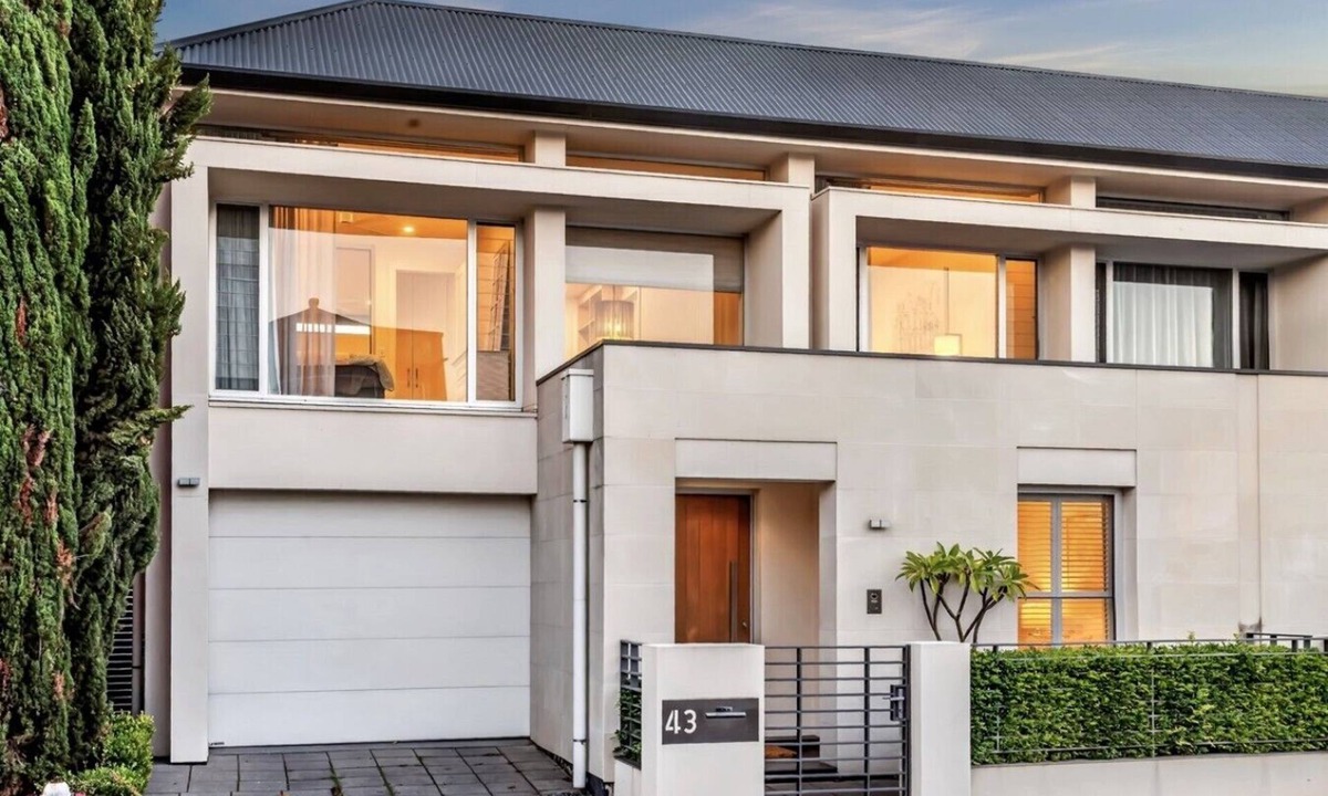 North Adelaide Villa | Margaret House | Elegant City-Fringe Escape