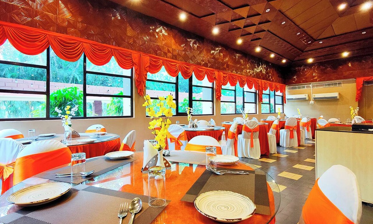 Bolpur Hotel | Mark & Meadows