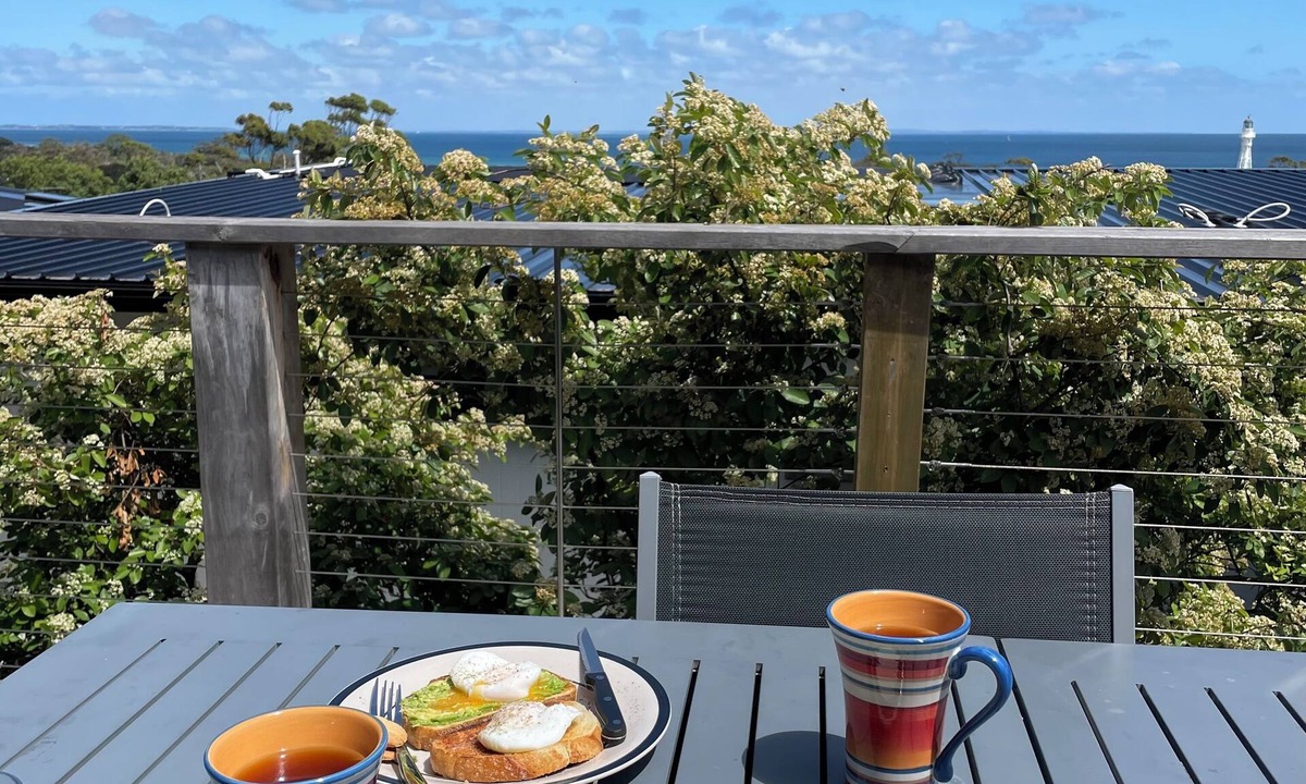 McCrae House | McCrae: location, location! Boasting bay views with the beach a 5 minutes walk.