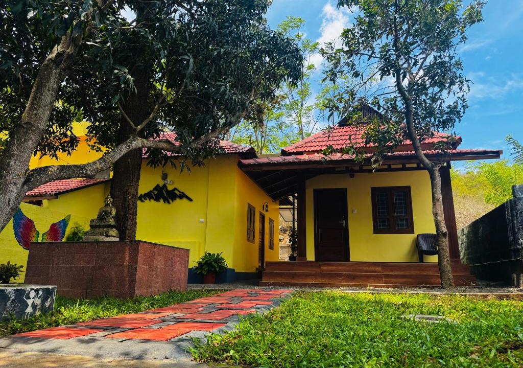 Mannarkkad House | Mountain valley ac Suite