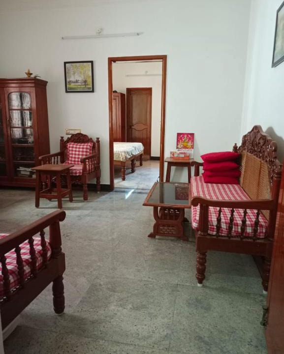 White Town Apartment | MP Plaza Queen