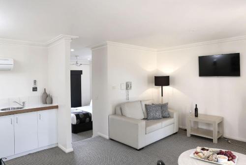 Swan Hill Hotel | Murray Downs Resort