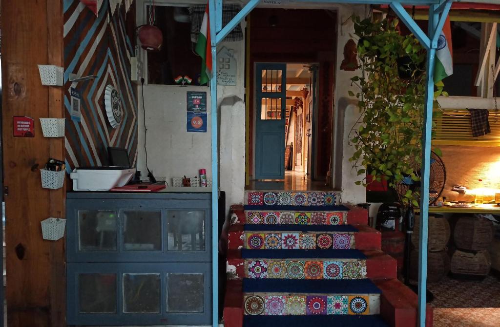 Pali Hill Hostel | NAMASTEY MUMBAI BACKPACKERS