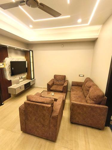 Hyderabad Apartment | Newly Built Signature One Bedroom Penthouse at Mio Hotel Madhapur