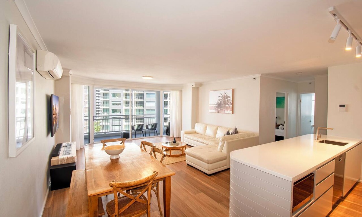 Main Beach Apartment | Ocean Sands Resort