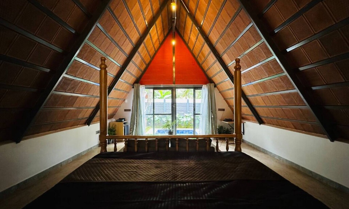 Ramanagara Villa | Oh-Bali Villa by Travent Mug