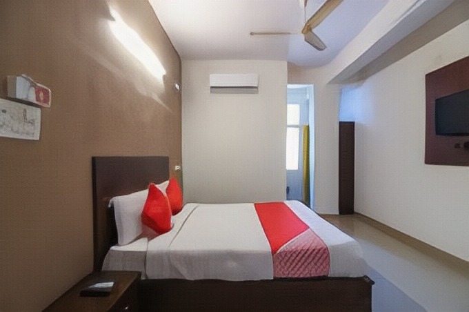 Banjara Hills Hotel | OYO 67803 R-inn