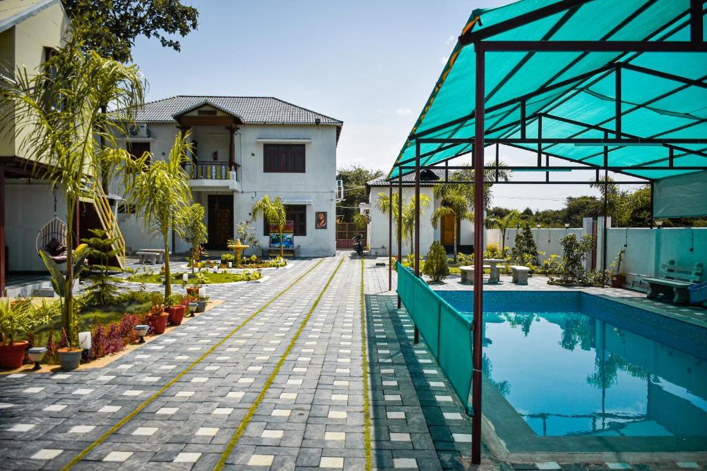 Tiruppattur Hotel | Palm tree Villa Homestay