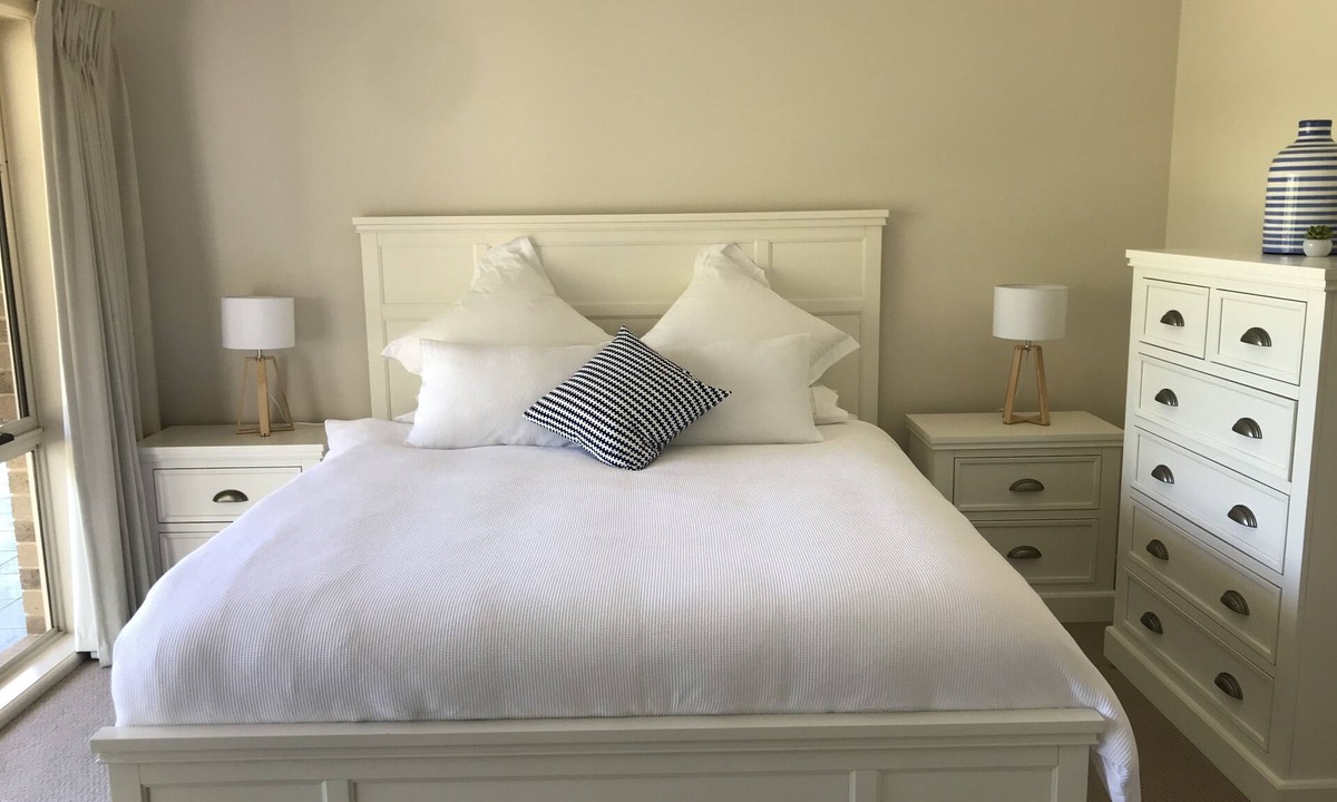 Mornington House | Perfect Location! Walking distance to Mills Beach & Morningtons Main Street