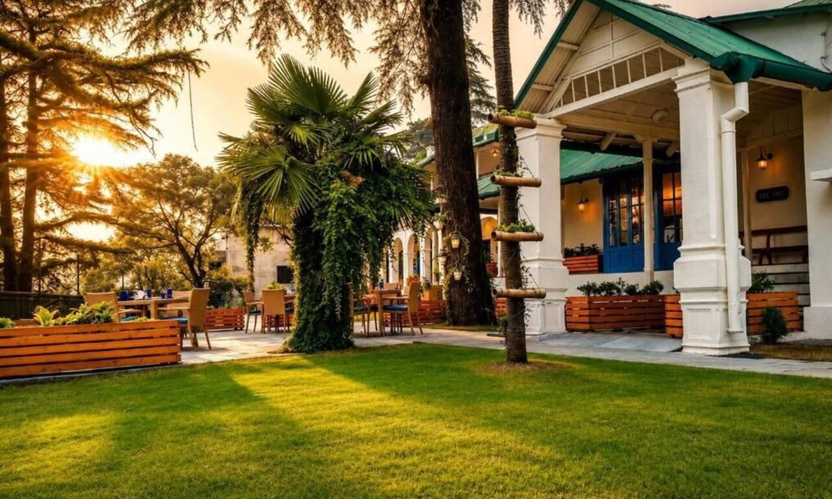 The Mall Road Hotel | Pine Retreat-A Premium Heritage Property