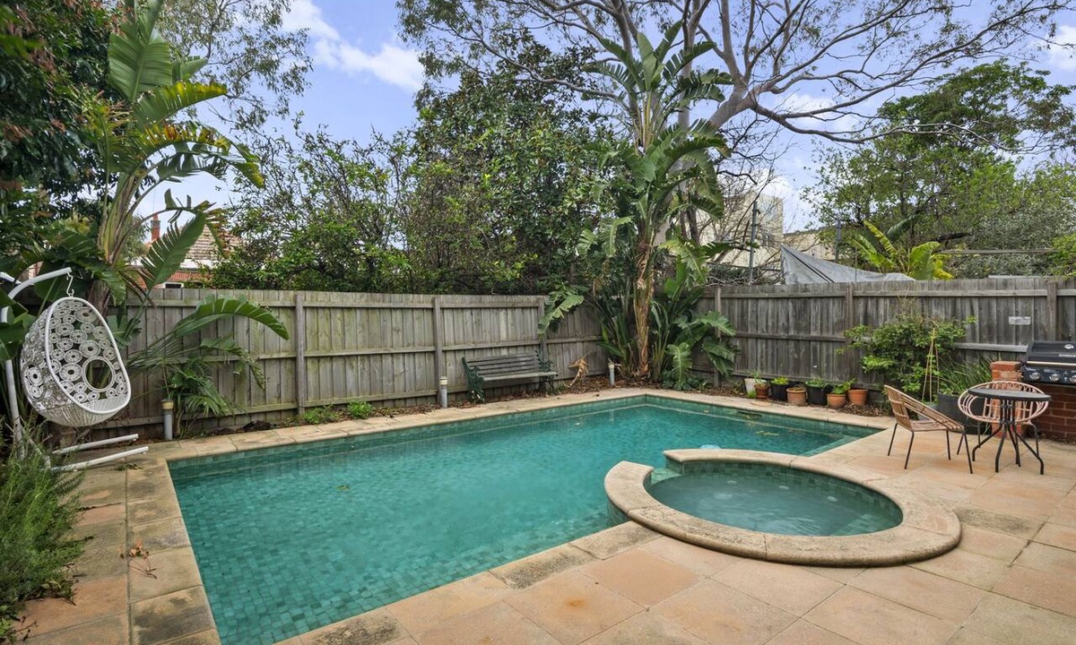 St Kilda West Apartment | Poolside Art Deco Apartment in St Kilda West