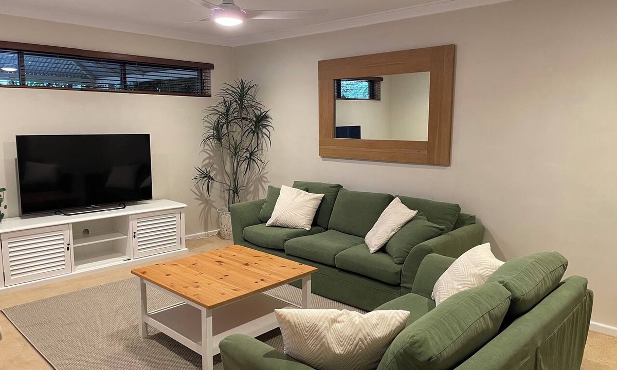 Kardinya House | Private and Secure, 3 bed 1.5 bath