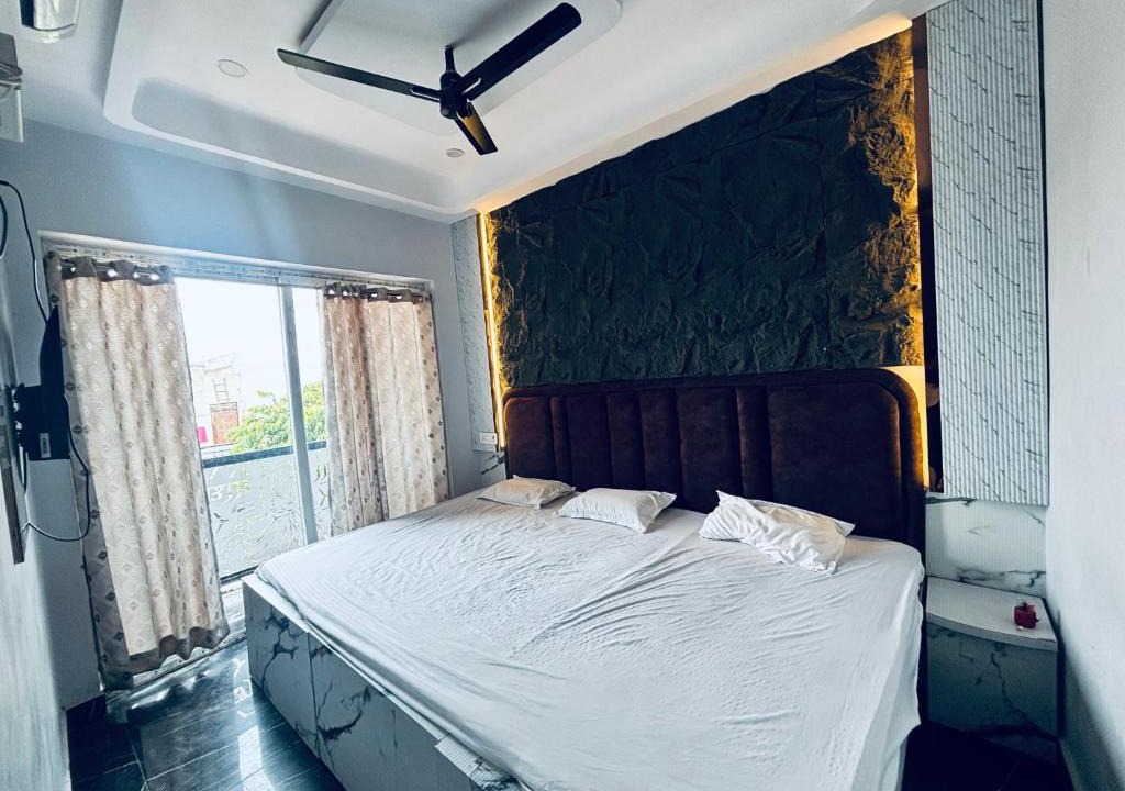 Mathura Hotel | Radha Madhavam Luxurious Boutique Hotel