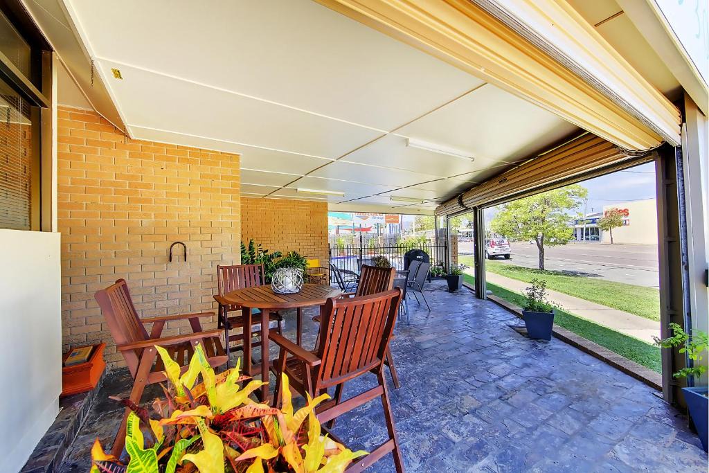 Hermit Park Hotel | Raintree Motel