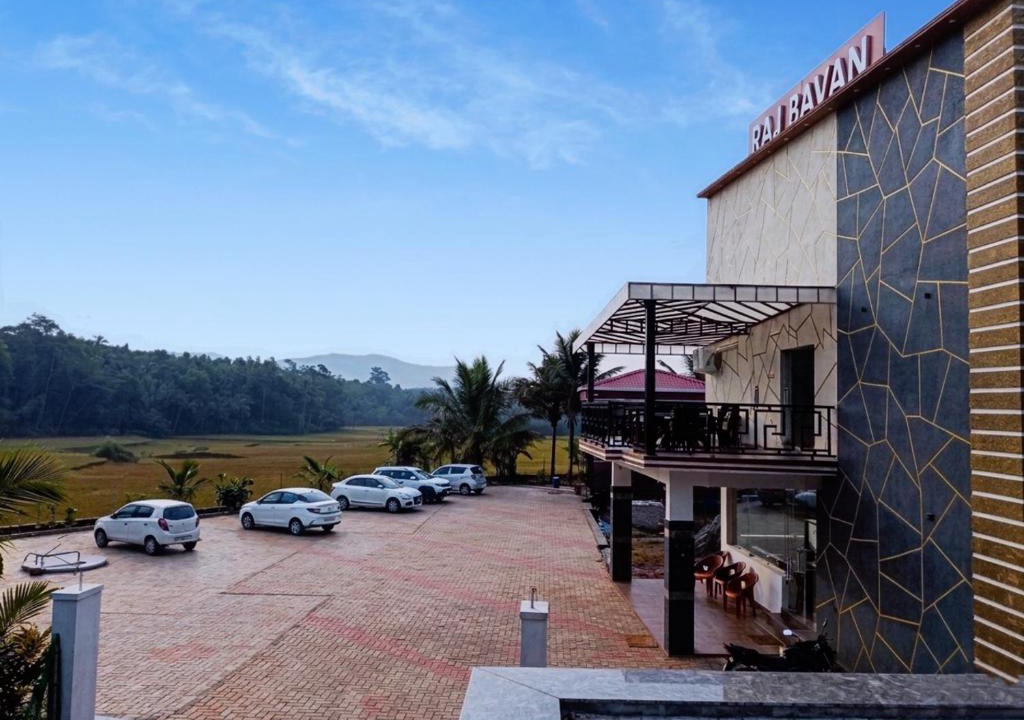Namakkal Cabin | Raj Bavan Resort