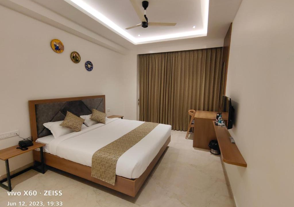 Chittoor Hotel | RAJA MAHAL