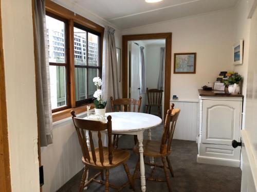 Kingston Beach Apartment | Recreation Cottage