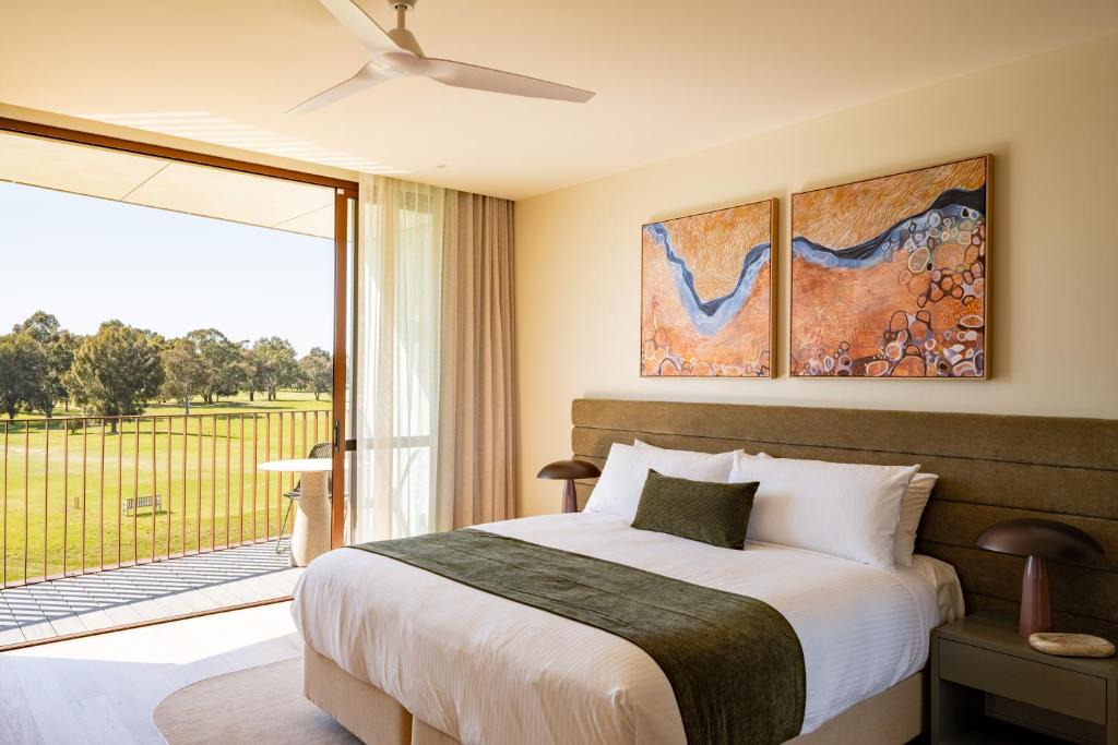Moama Hotel | Reflections at Rich River