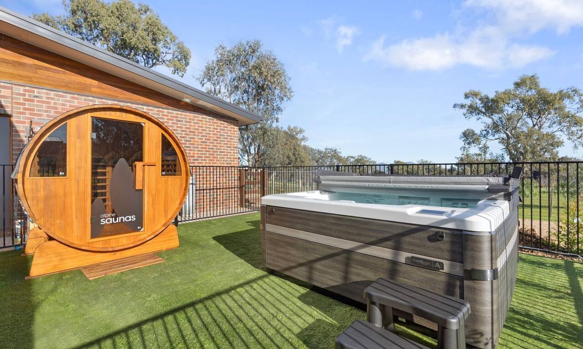 Mansfield House | Relax & Explore Mansfield - SPA and Sauna