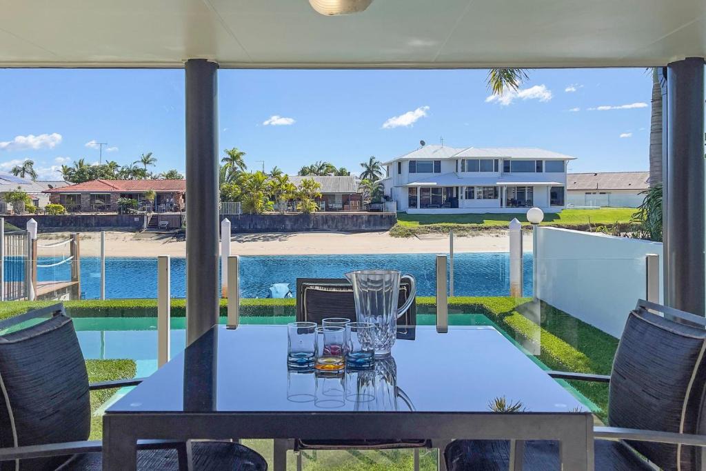 Mooloolaba House | Remarkable Six Bedroom Waterfront Home! Perfect for the extended family