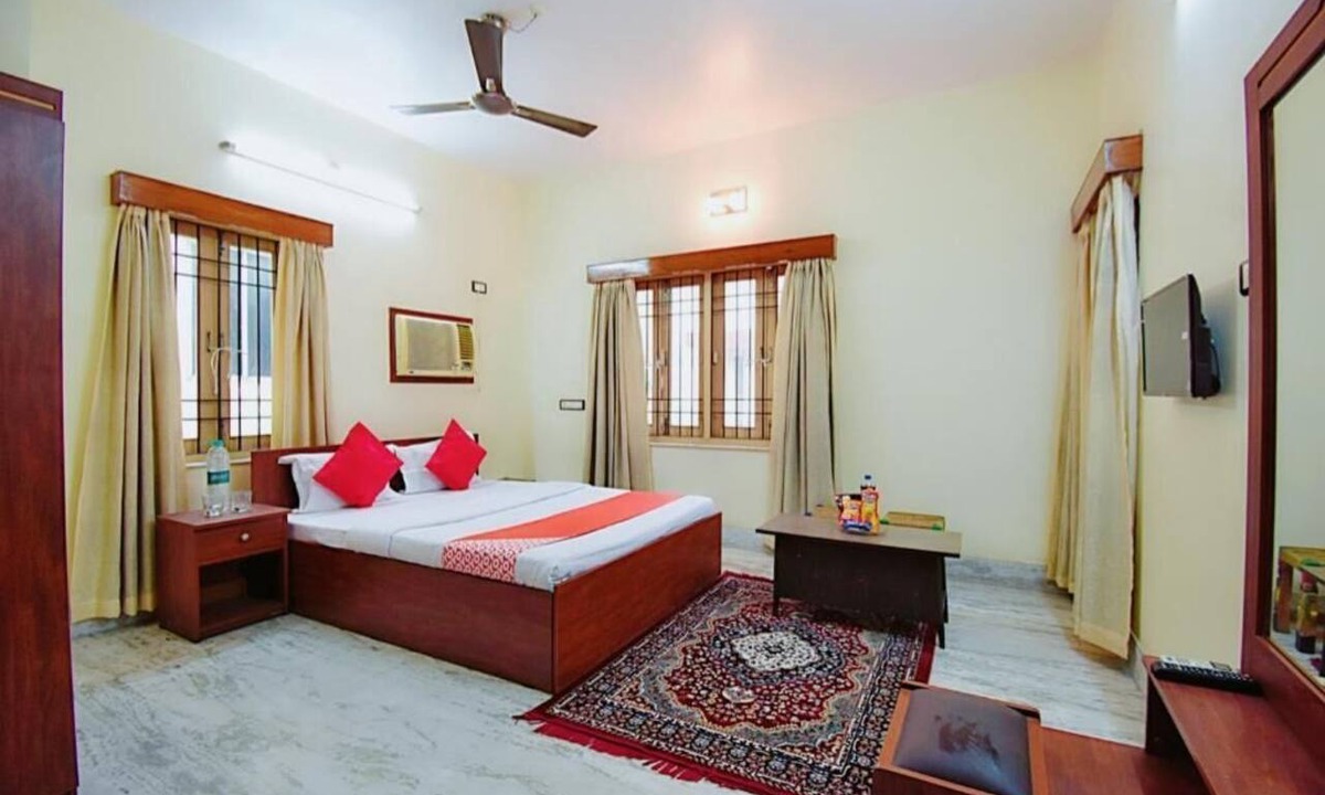 City Center Hotel | Retro Residency