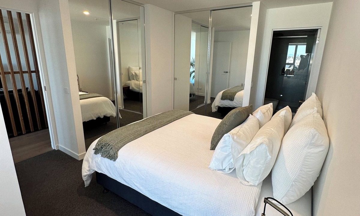 Moonee Ponds Apartment | Rise to the Top! Modern 2 Bedroom w/Balcony, Gym, Pool, Spa, Sauna & Steam room