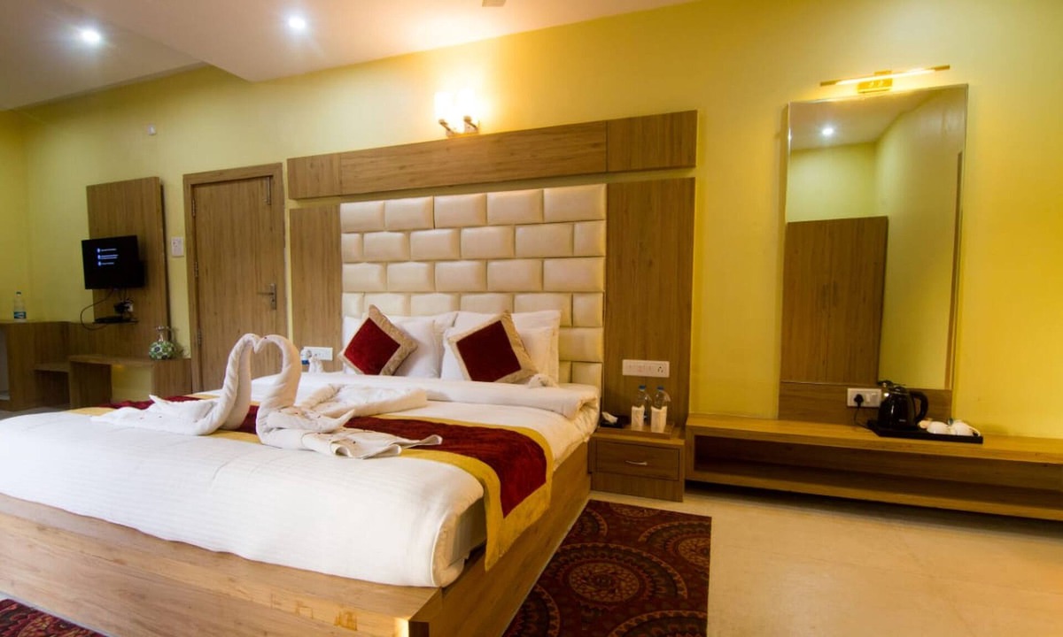 Chitrakoot Hotel | Riverfront Resort