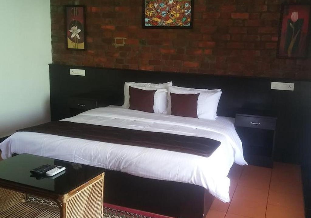 Chittur House | Room in Farmhouse - Mango Village Farm House with Natural Pool