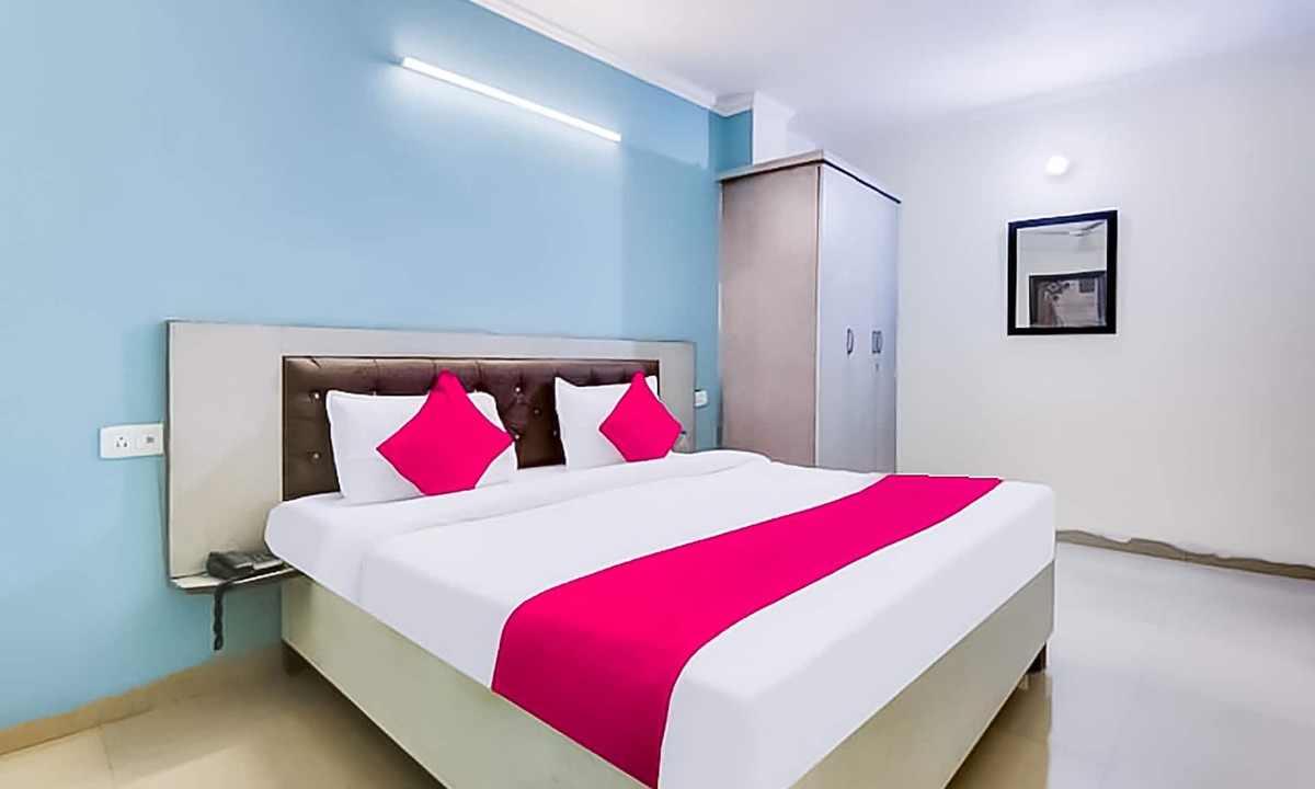 Vasant Kunj Hotel | Roomshala 118 Hotel Acclaim 7 sky