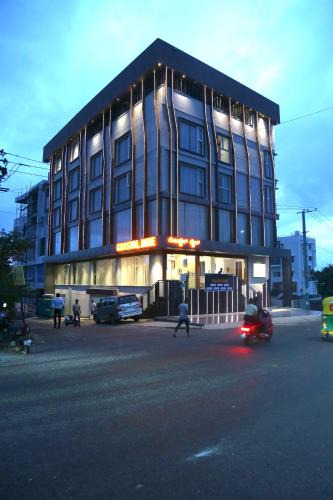 Agara Hotel | Roots Luxury suits & Banquets