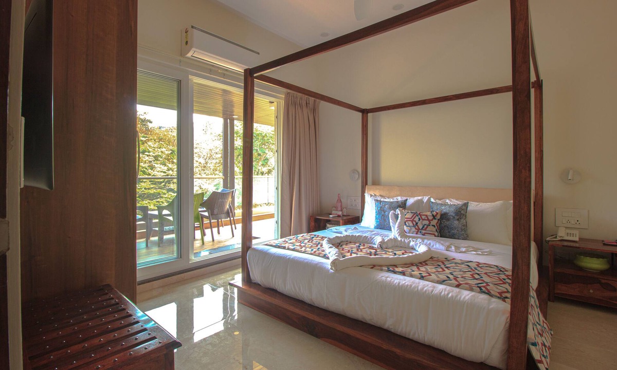 Alto de Porvorim Hotel | ROSASTAYS North Goa Rosa Kuber Mandovi