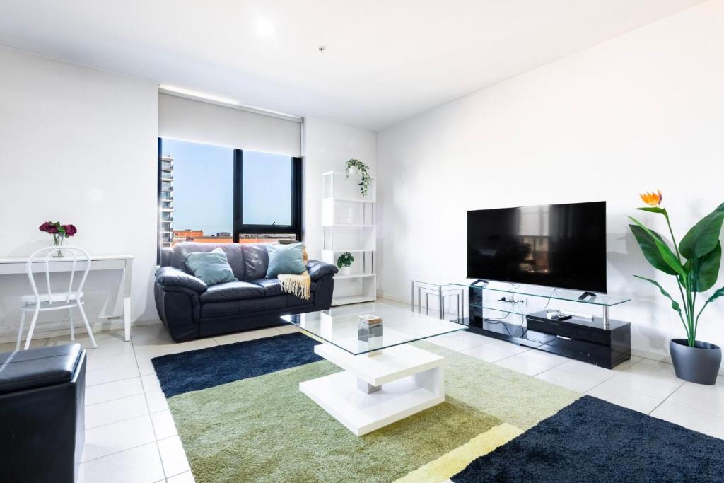 North Melbourne Apartment | Rowan Place Convenient Home Away With Free Parking