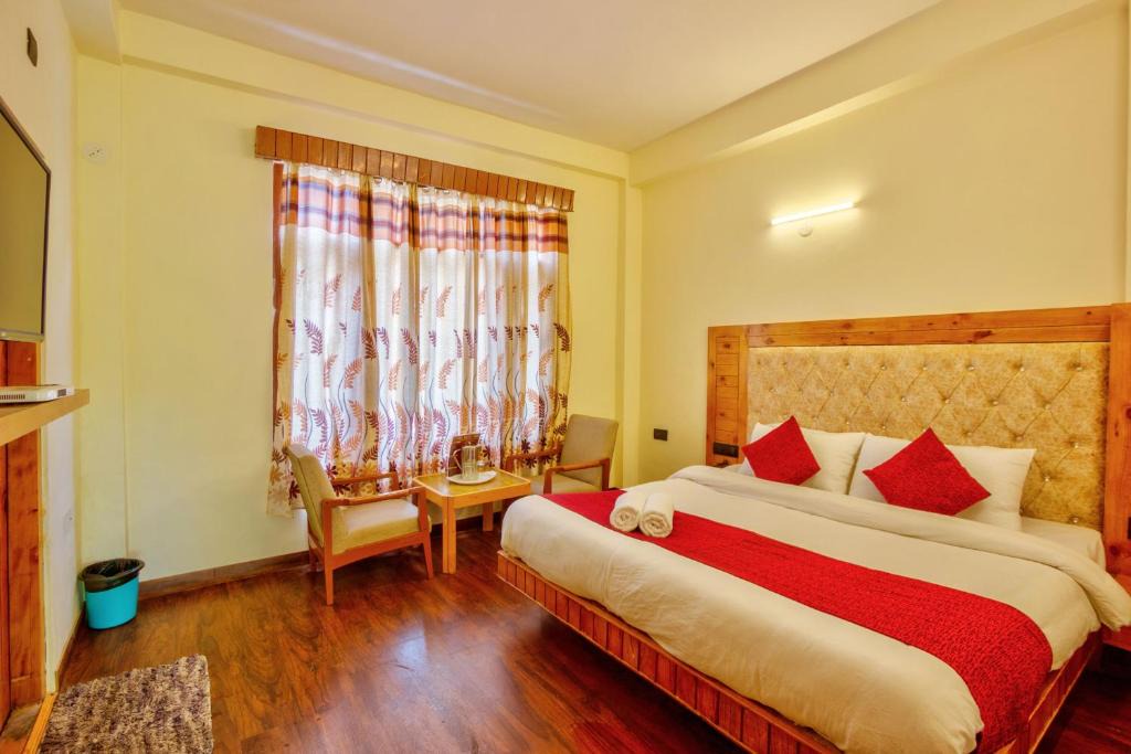 New Manali Hotel | ROYAL HILL MANALI