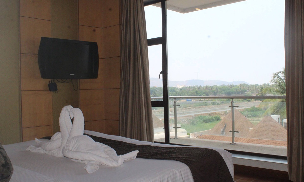 Kamalapur Hotel | Royal Orchid Central Kireeti