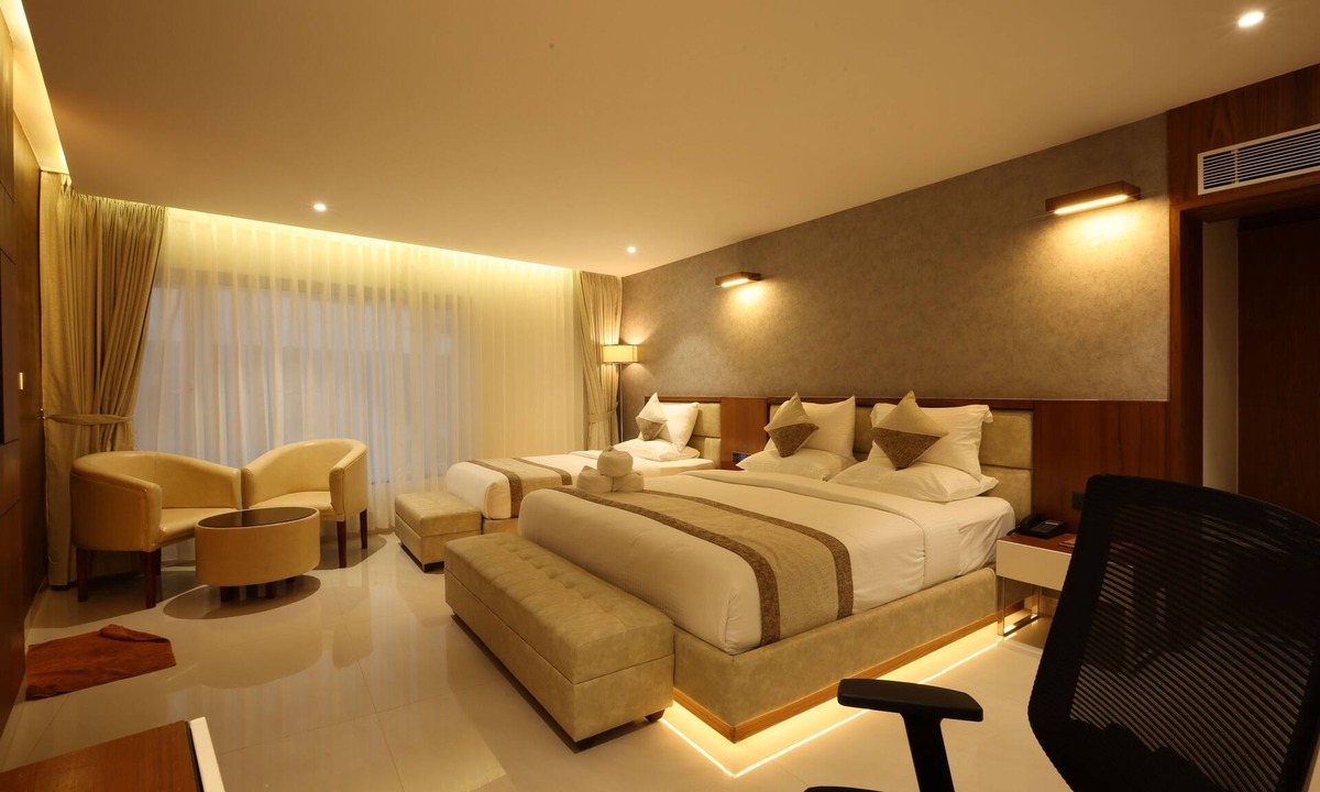 Hampankatta Hotel | Royal Plaza Suites by RAK Rooms
